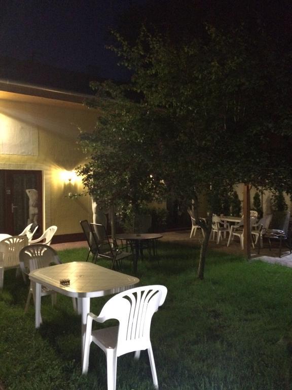 Bl Luxus Apartman Сегед Екстериор снимка