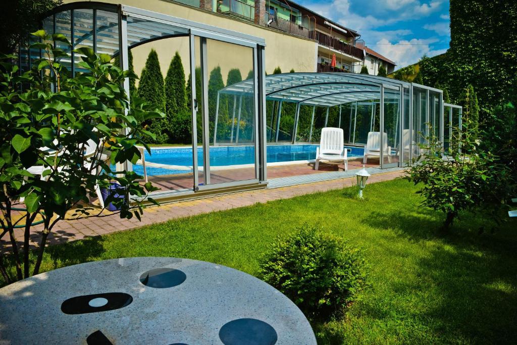 Bl Luxus Apartman Сегед Екстериор снимка